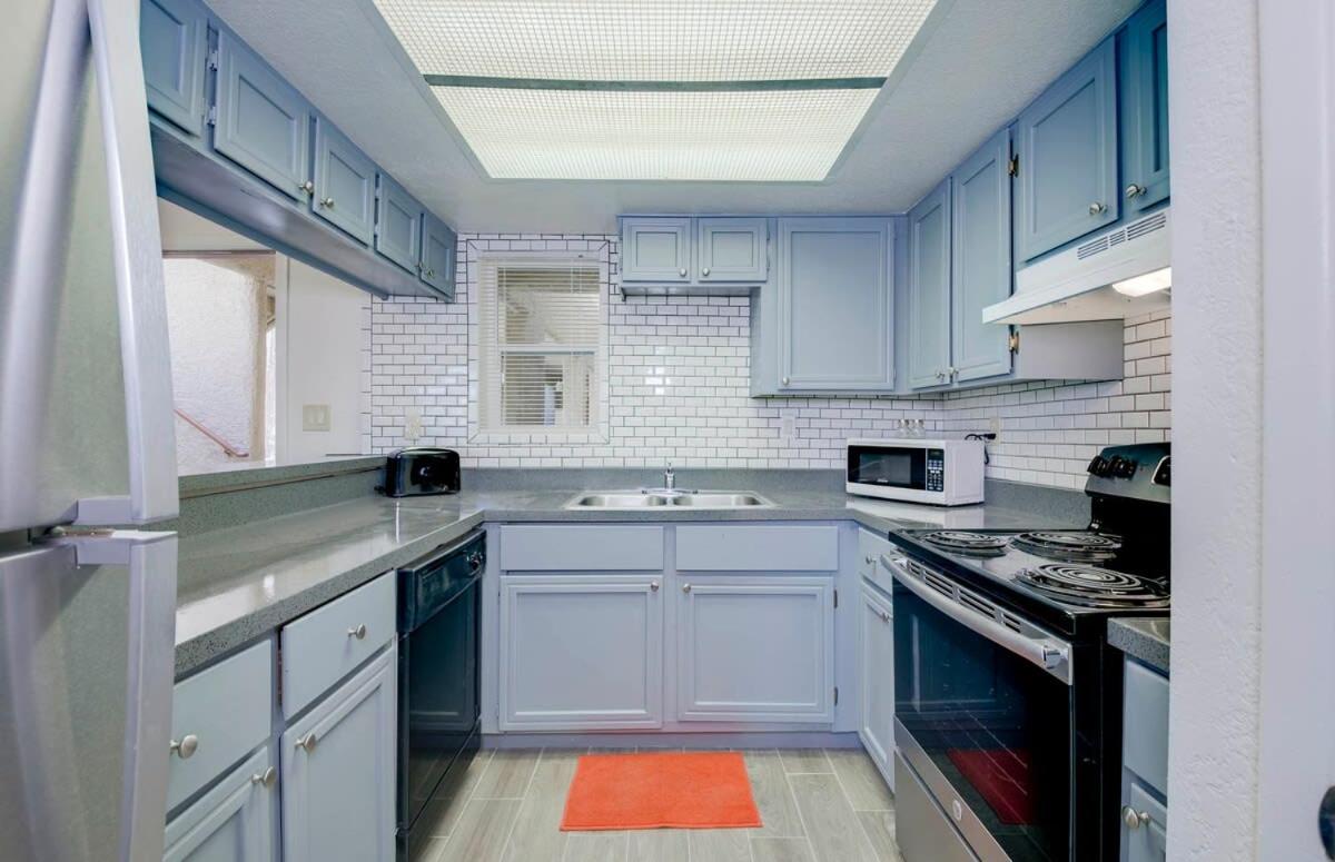 37A- Casa Grande Modern Condo 1bd w Heated Pool view 2
