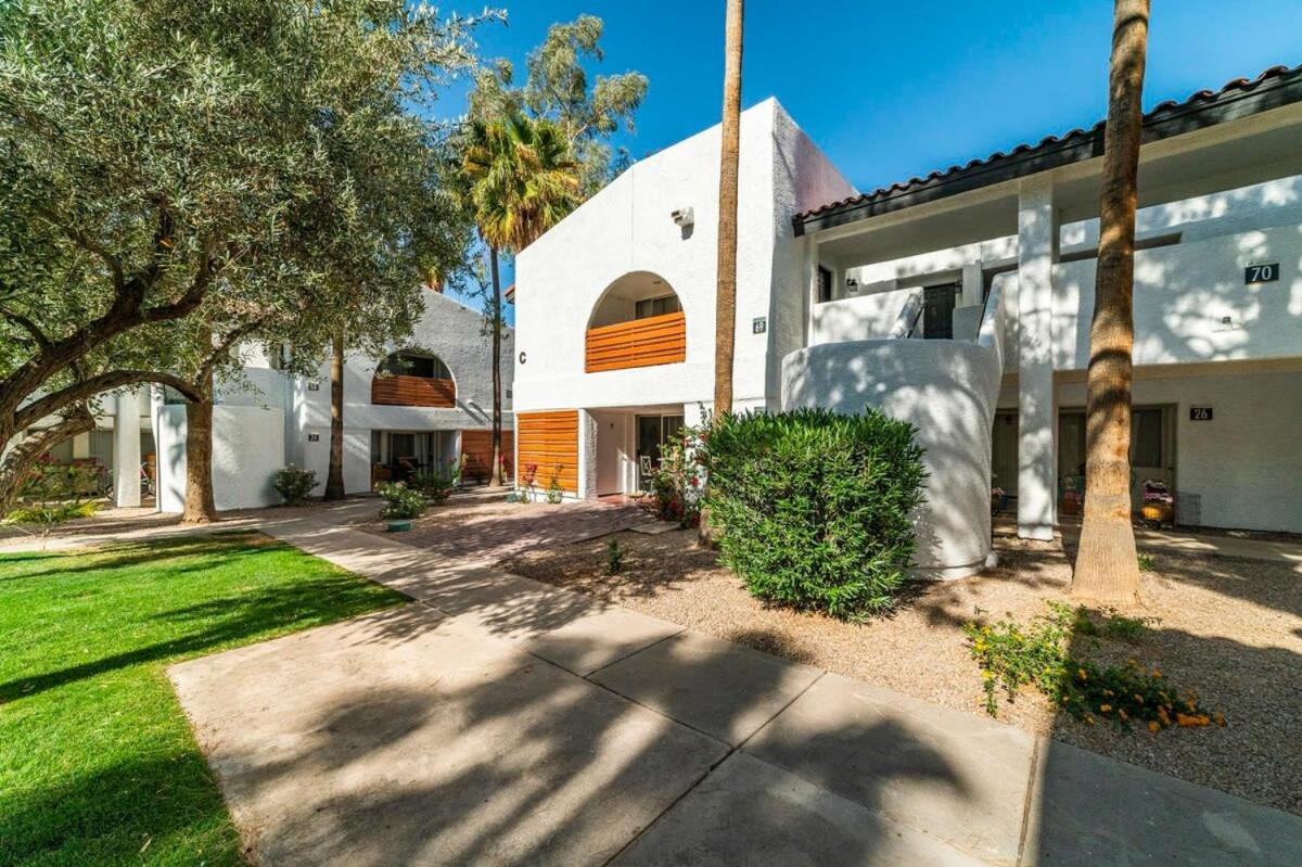 81 3bd 2ba condo Casa Grande heated pool dog park NO PETS view 3