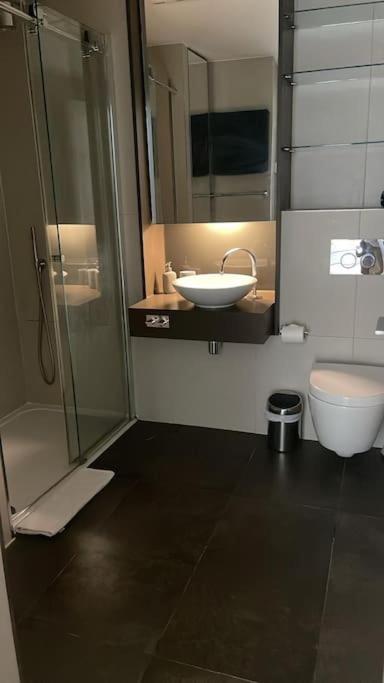 Modern apartment w/ canal view view 3
