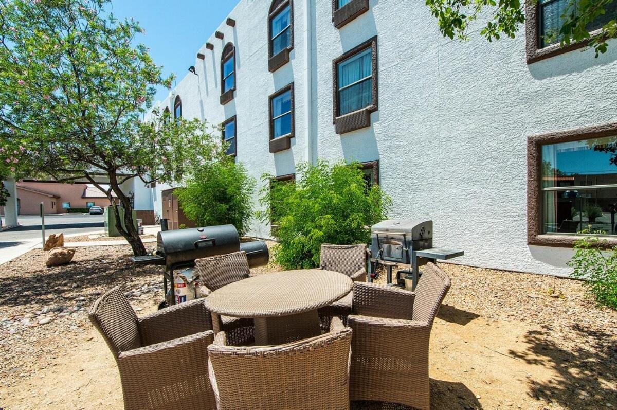 Vistas 316- Renovated Sierra Vista in style sleeps 5 view 2