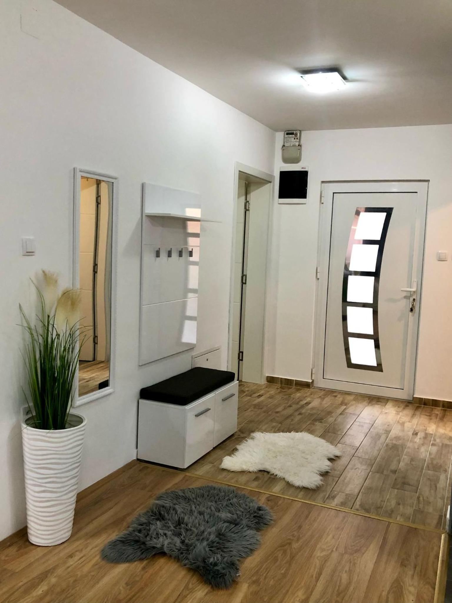 Apartman Aki