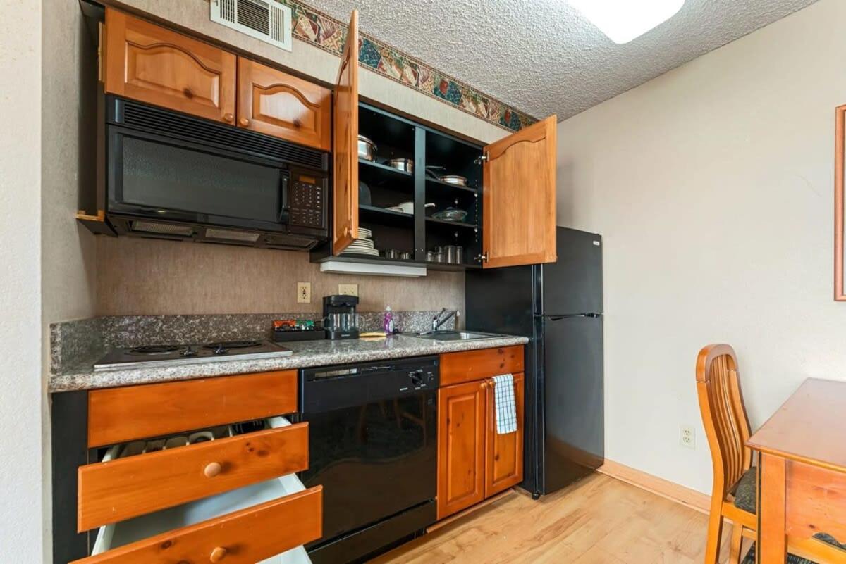 Scottsdale 2 bd 2 ba furnished apt 4 full beds view 5