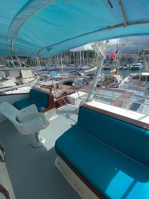 Bateau Privatisé à la Marina du Marin view 4