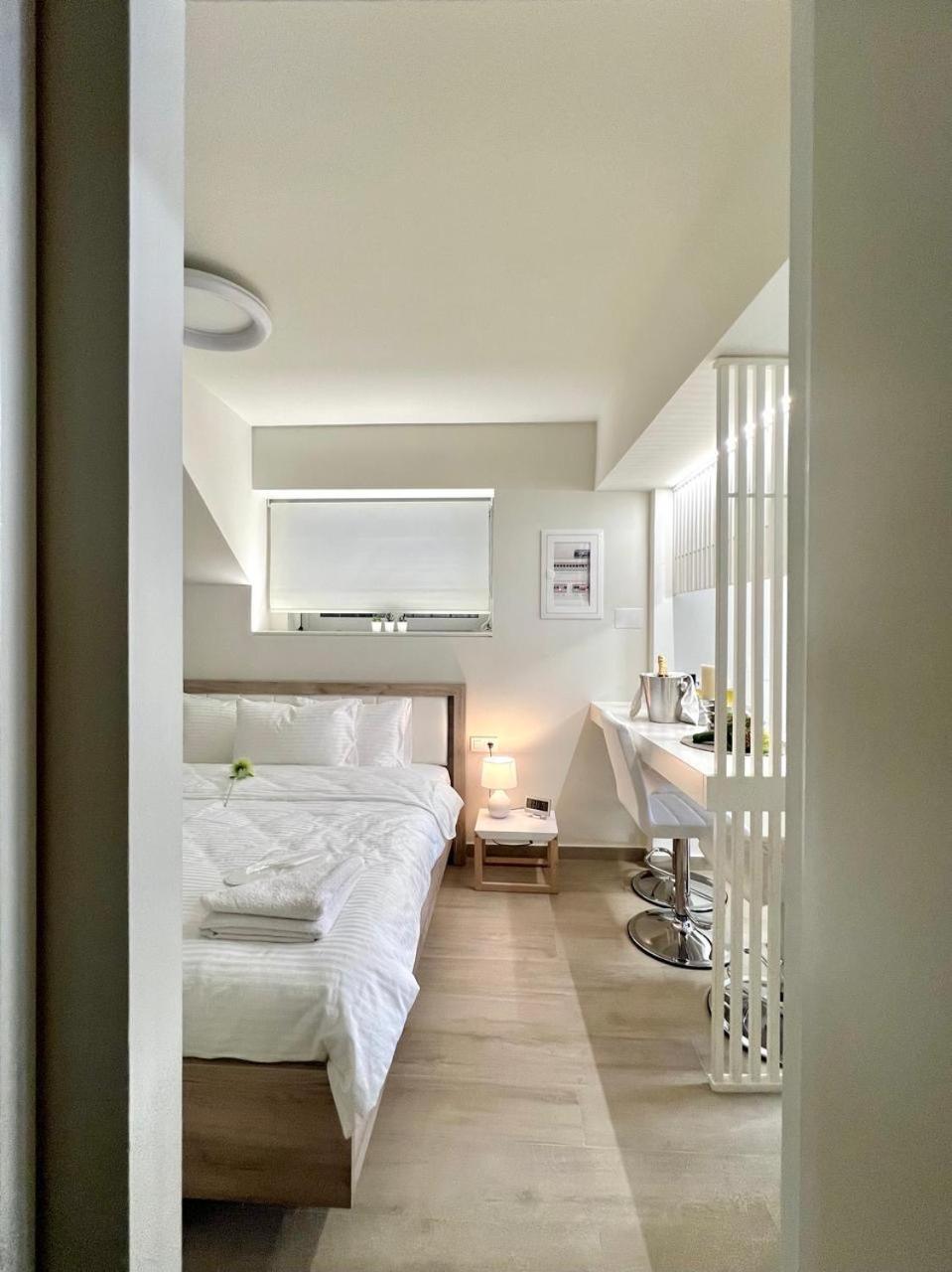 Hotel Central Luxury Flat 1 - Image 1