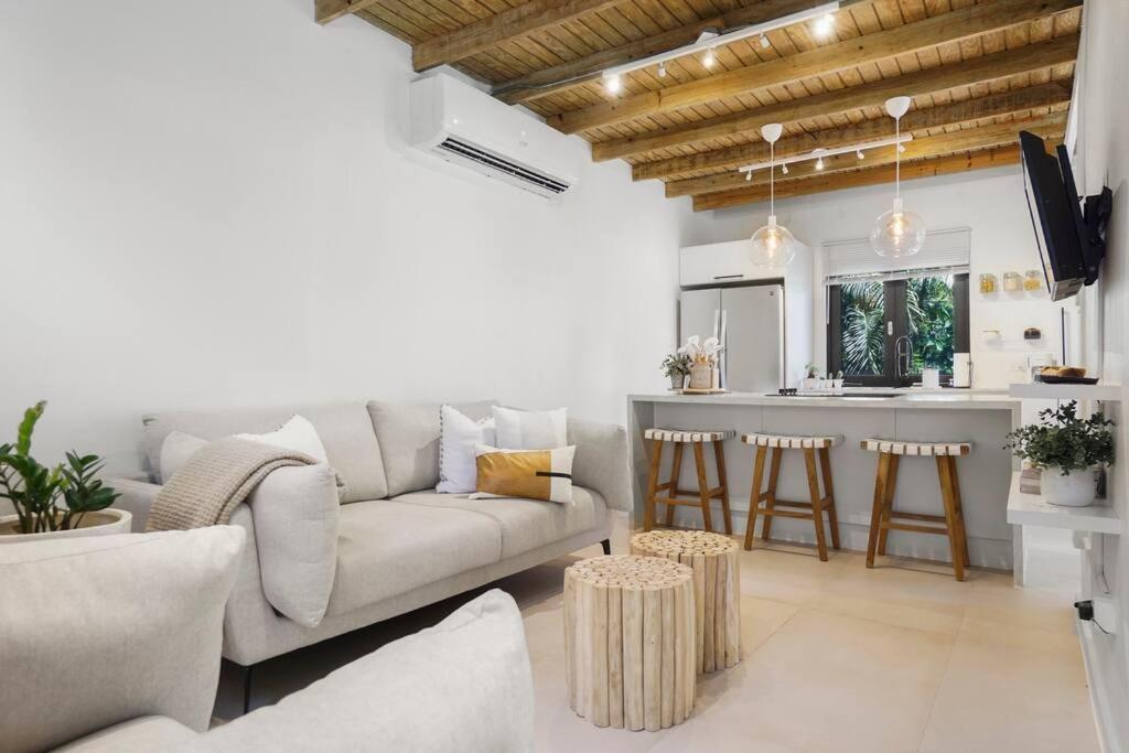 Boho Retreat Beach Pool Central AC Generator