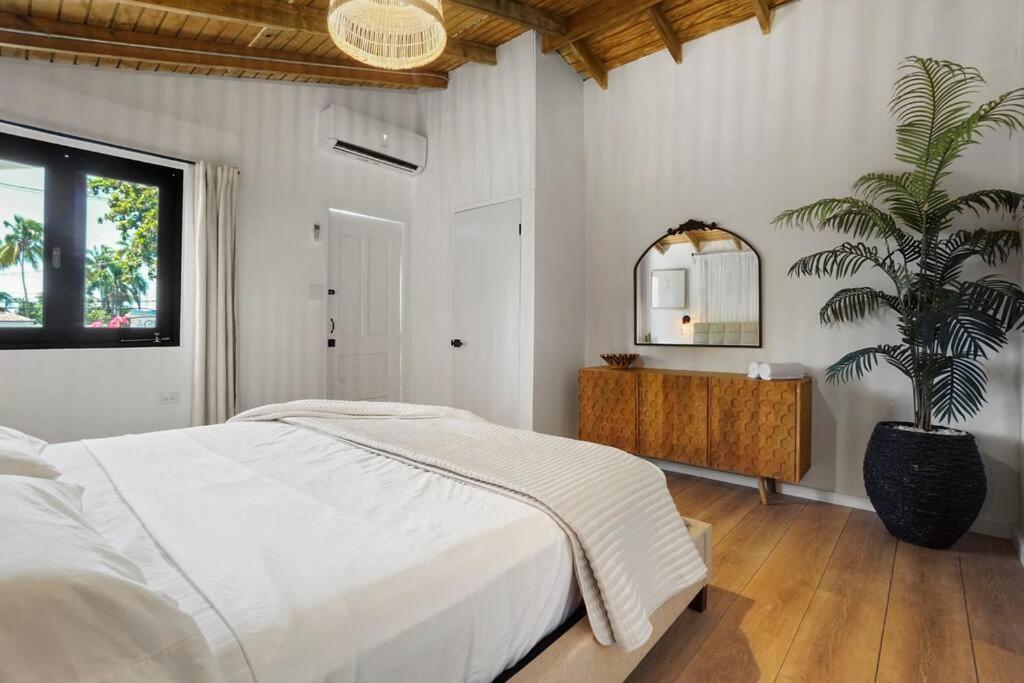 Boho Retreat Beach Pool Central AC Generator