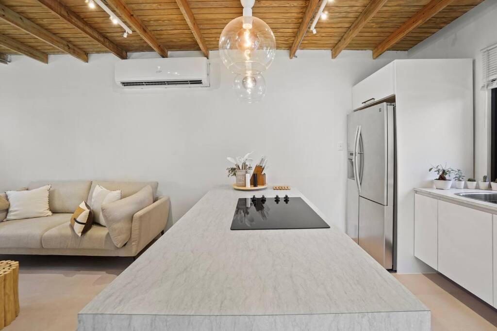 Boho Retreat Beach Pool Central AC Generator