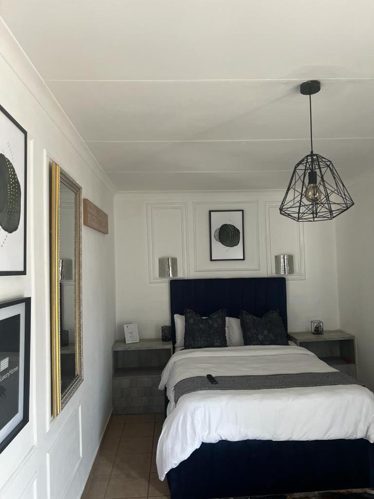 LuxuryLodge near OR Tambo