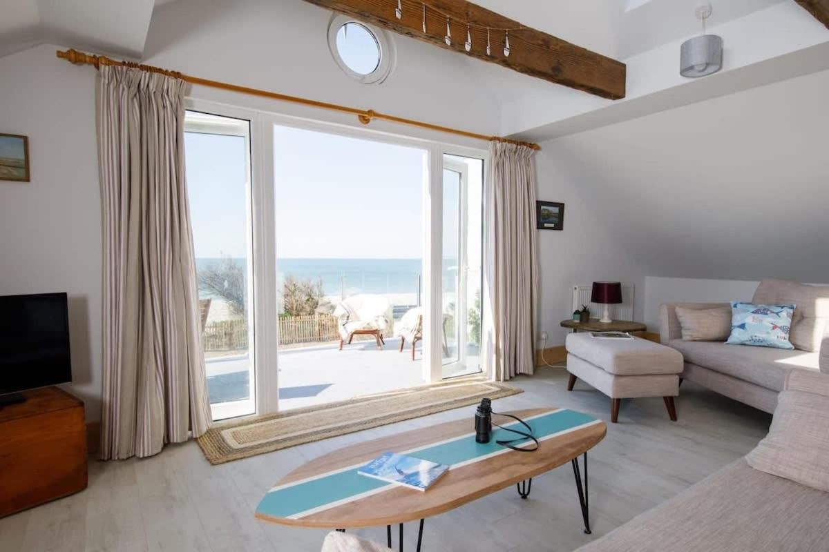 Bright & Dreamy On the Beach Garden & Balcony view 2