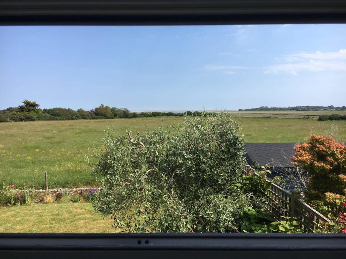 Country cottage in pretty village quay views view 2