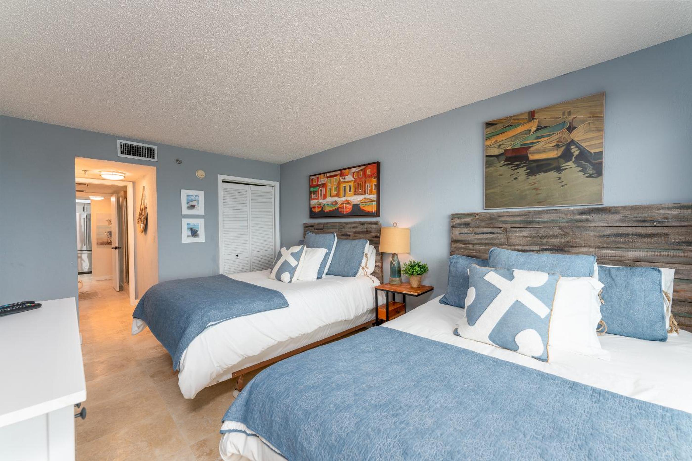 Luxury, Direct Oceanfront Unit and Balcony, Southeast Corner, Heated Pool, Garage Parking