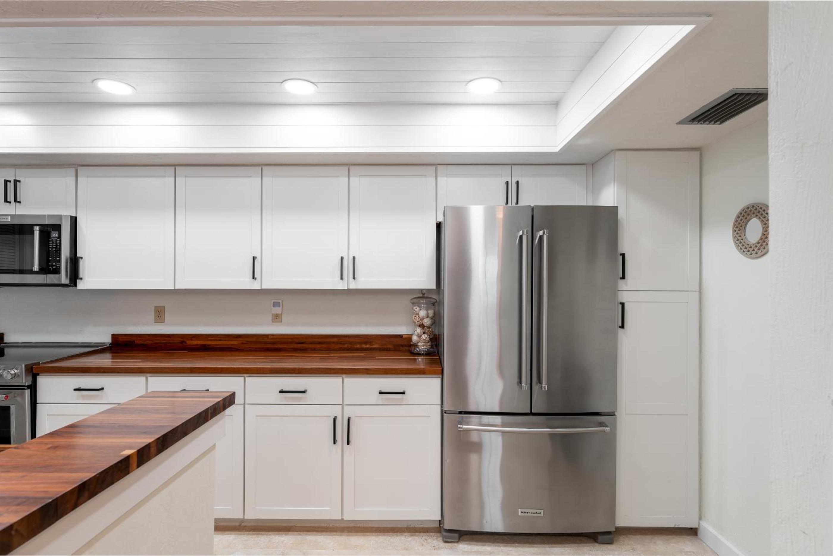 Luxury, Direct Oceanfront Unit and Balcony, Southeast Corner, Heated Pool, Garage Parking