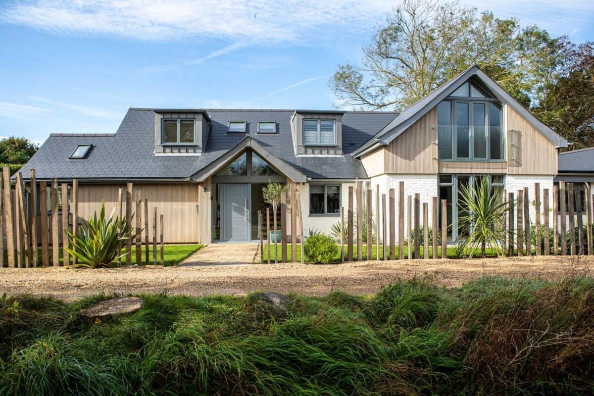 The Salt House - Luxury Home with Pool & Hot Tub