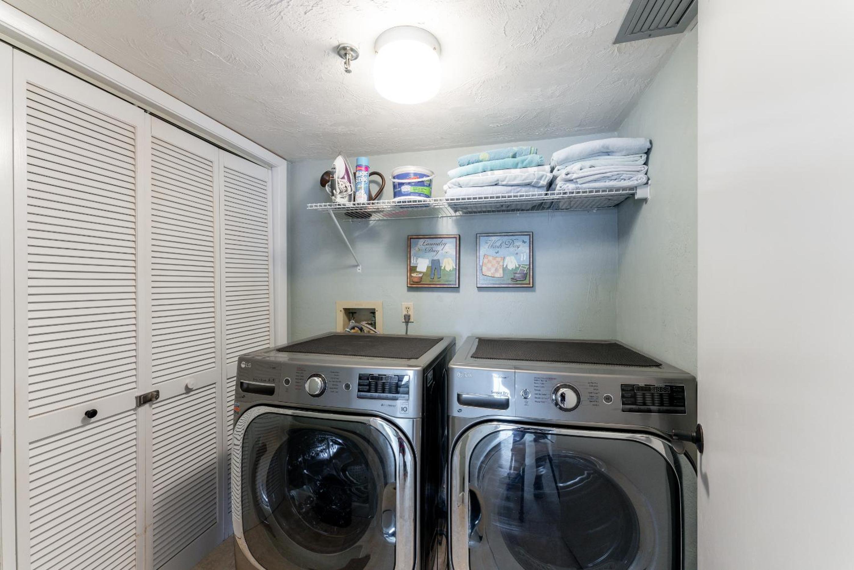 Luxury, Direct Oceanfront Unit and Balcony, Southeast Corner, Heated Pool, Garage Parking