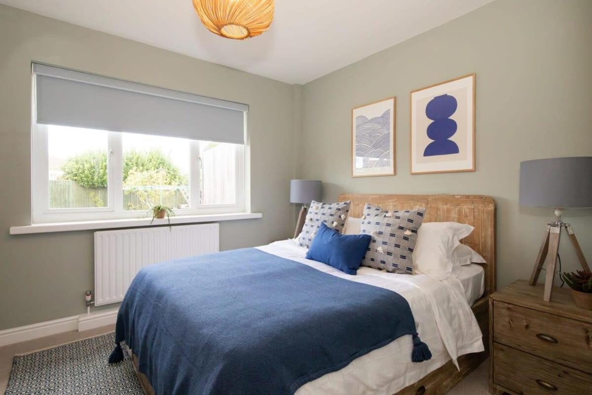 Bosham 3 BR Beach House with Garden & Playhouse