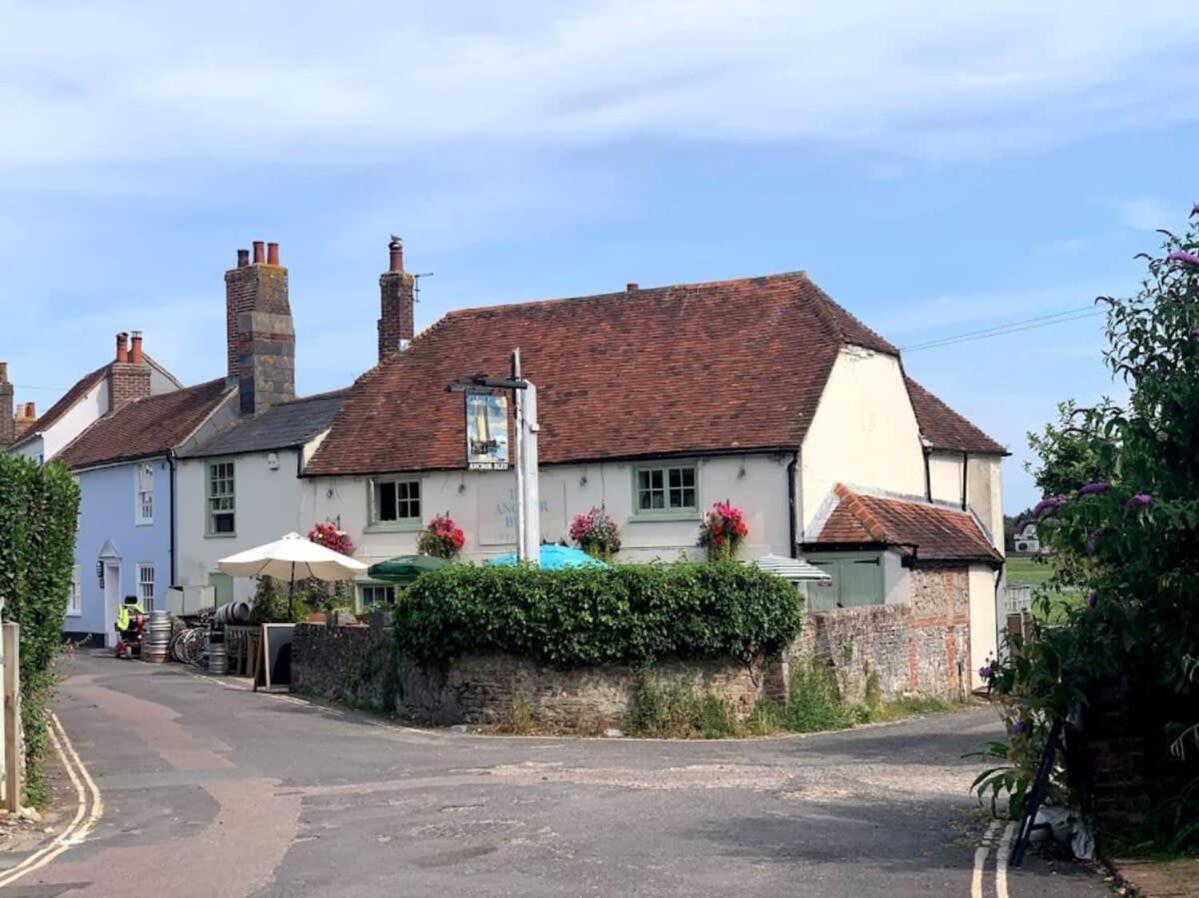 Bosham 3 BR Beach House with Garden & Playhouse