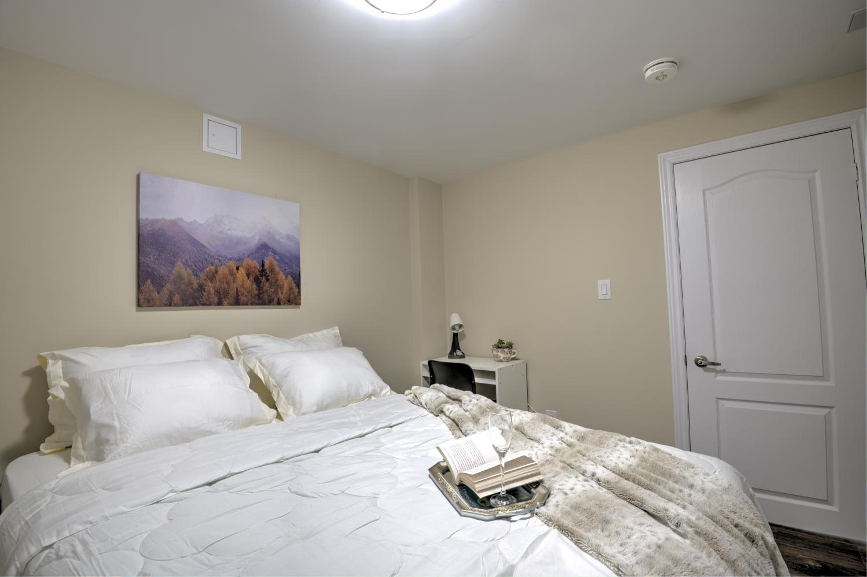 Relaxing 3 Bedroom Basement Stay