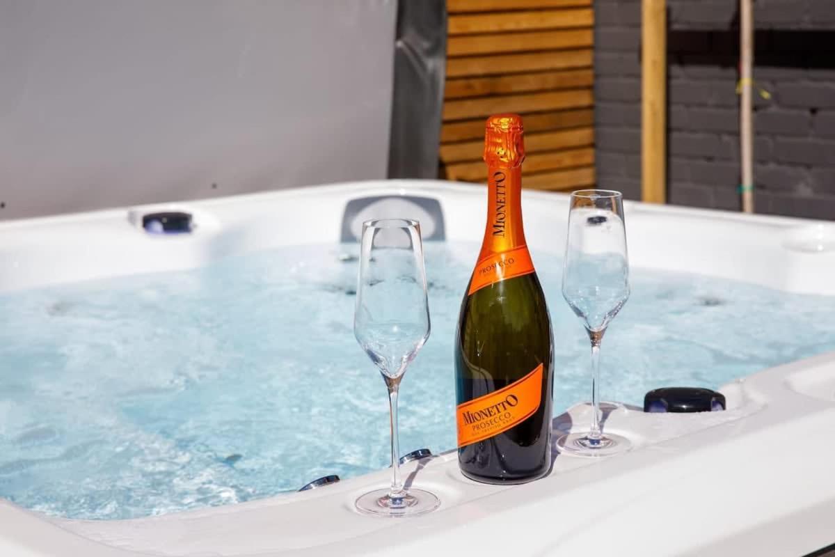 Designer Family Escape Hot Tub Steps to Beach