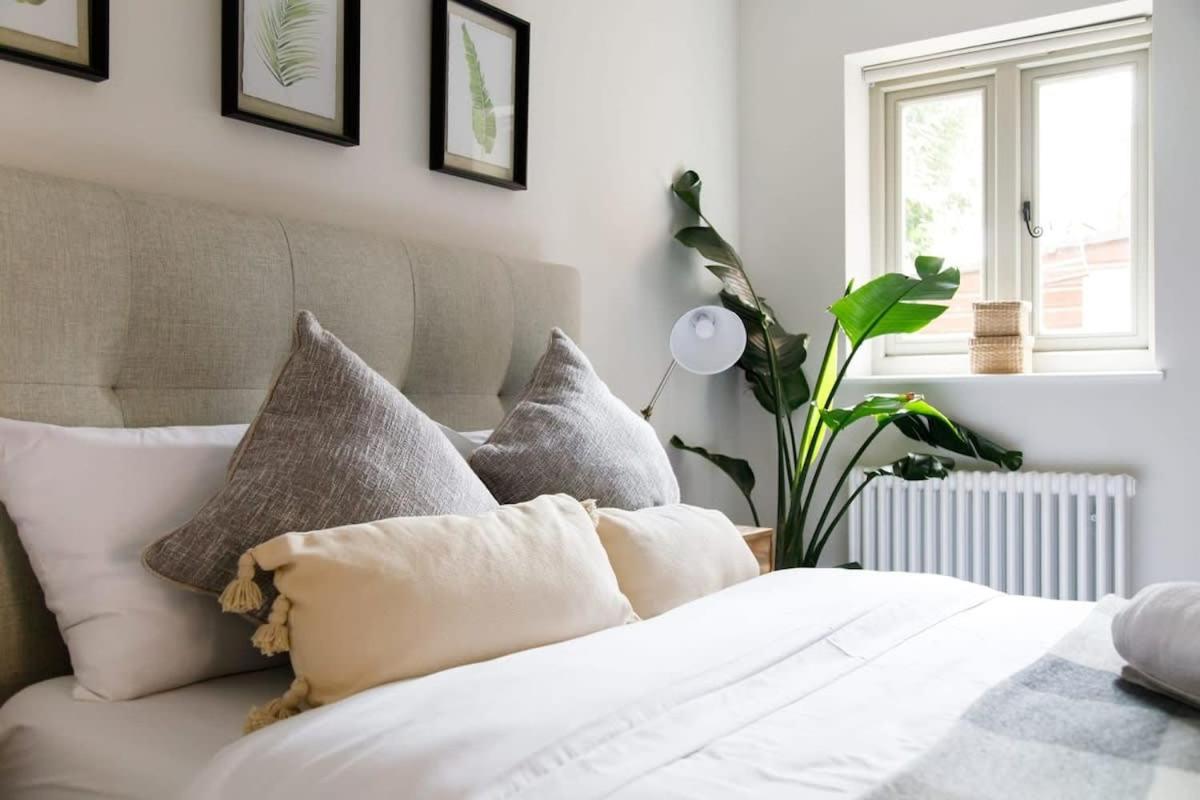 Chichester Vacations - Stylish Self-Contained Countryside Accommodation - Property Image 1