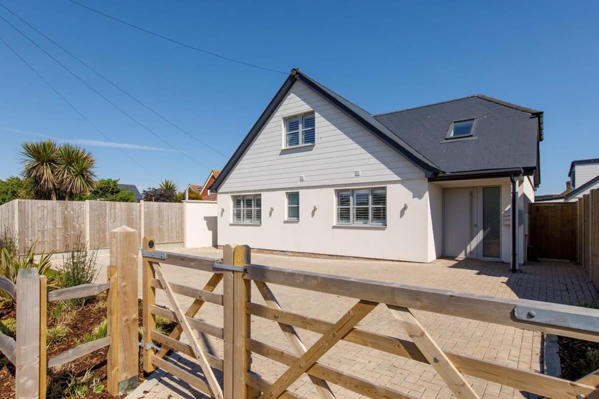 Delightful Seaside Hideaway 5 Mins to Beach