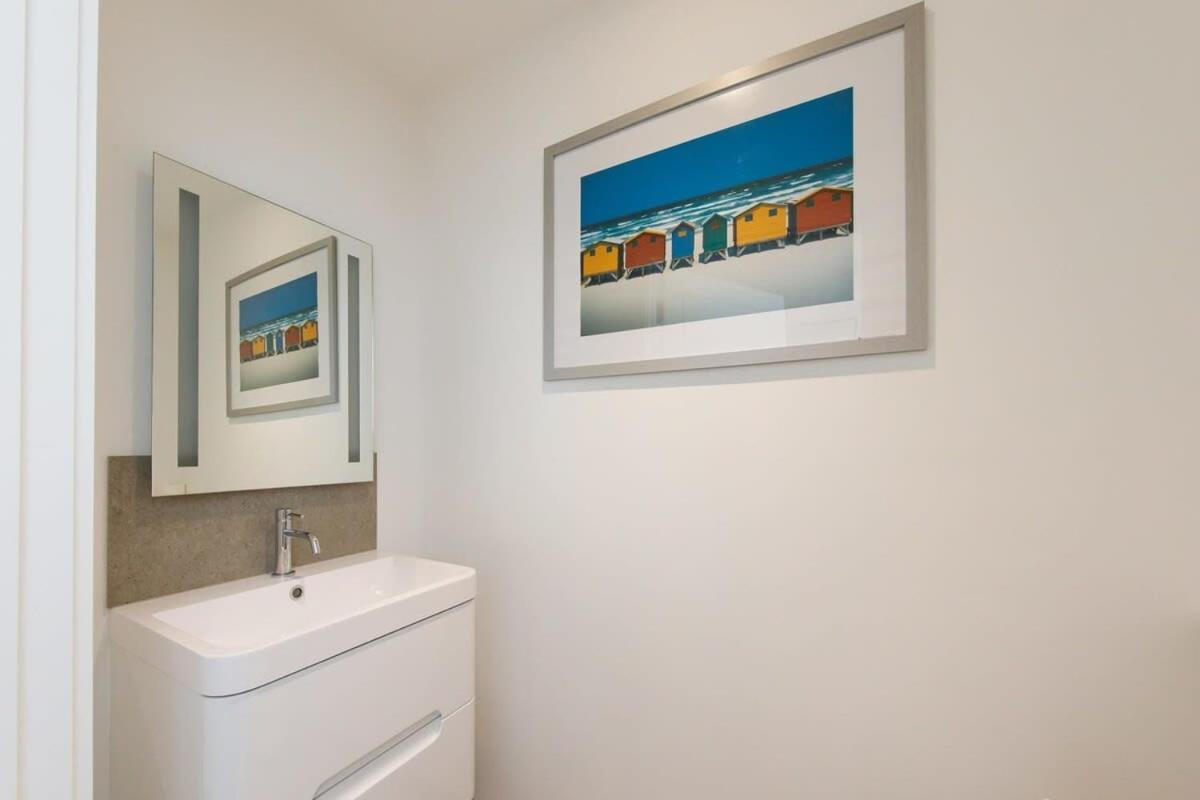 Delightful Seaside Hideaway 5 Mins to Beach