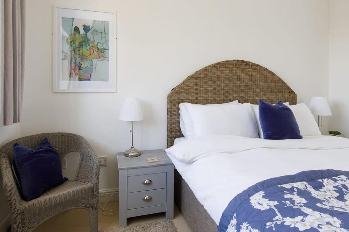 Wonderful Seafront Home - Panoramic Ocean Views