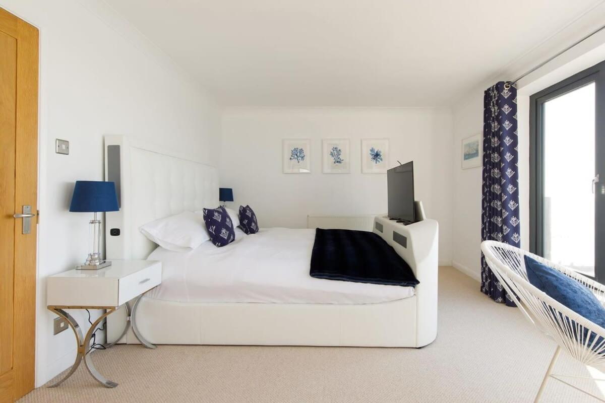 The Sea House - Ultimate Seafront Living & Sunsets view 2