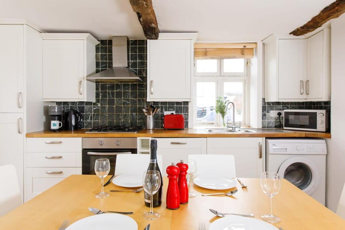 Charming four-bedroom central townhouse