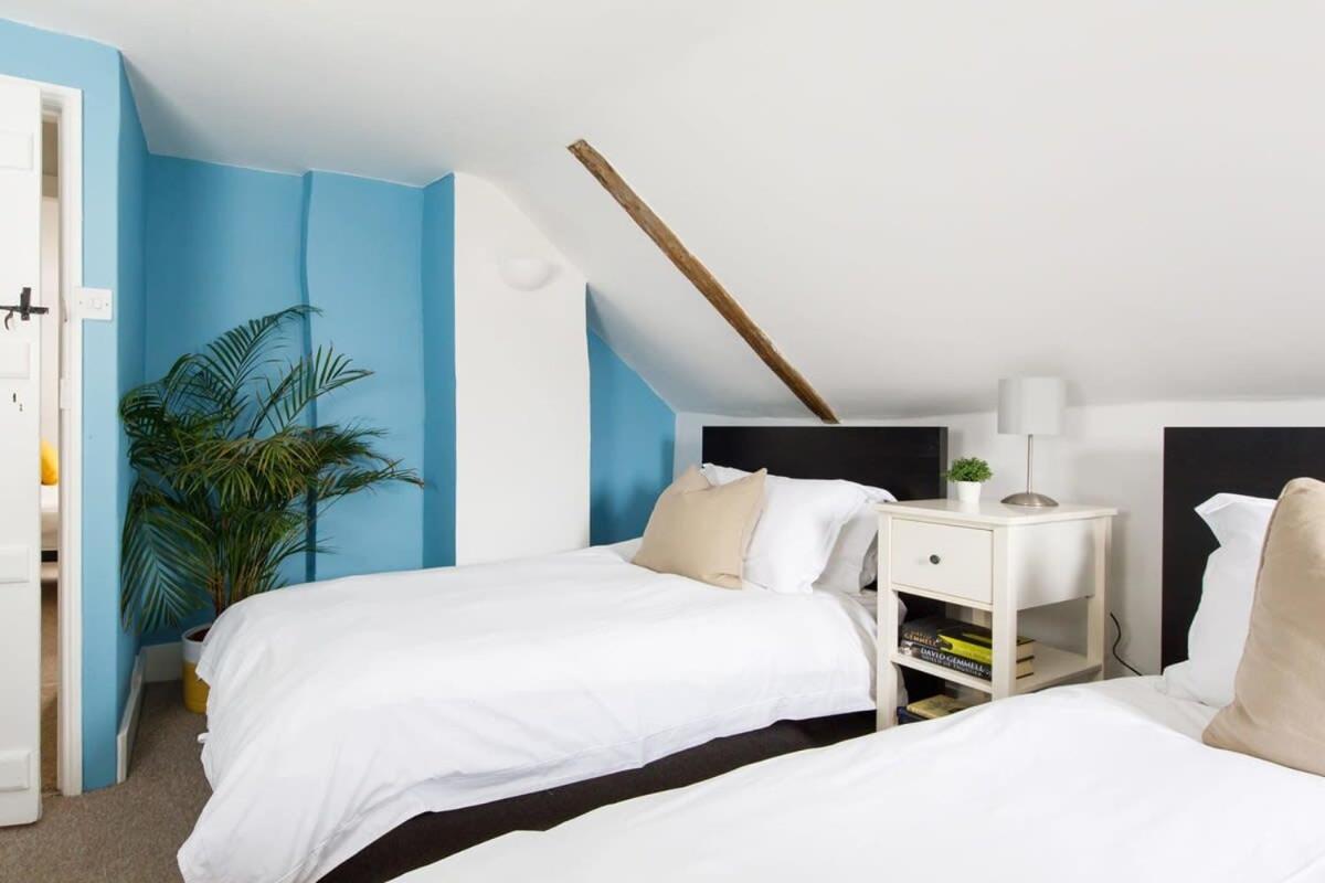 Charming four-bedroom central townhouse