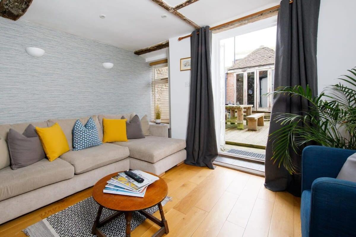 Charming four-bedroom central townhouse