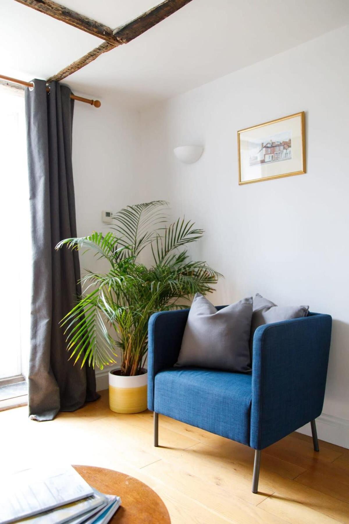 Charming four-bedroom central townhouse