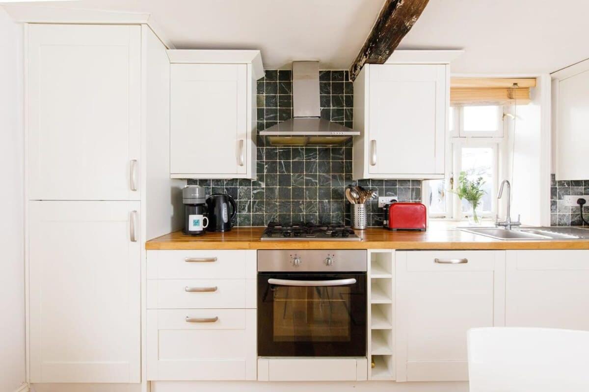 Charming four-bedroom central townhouse