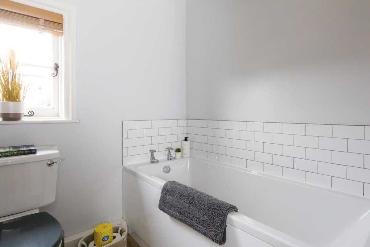 Charming four-bedroom central townhouse