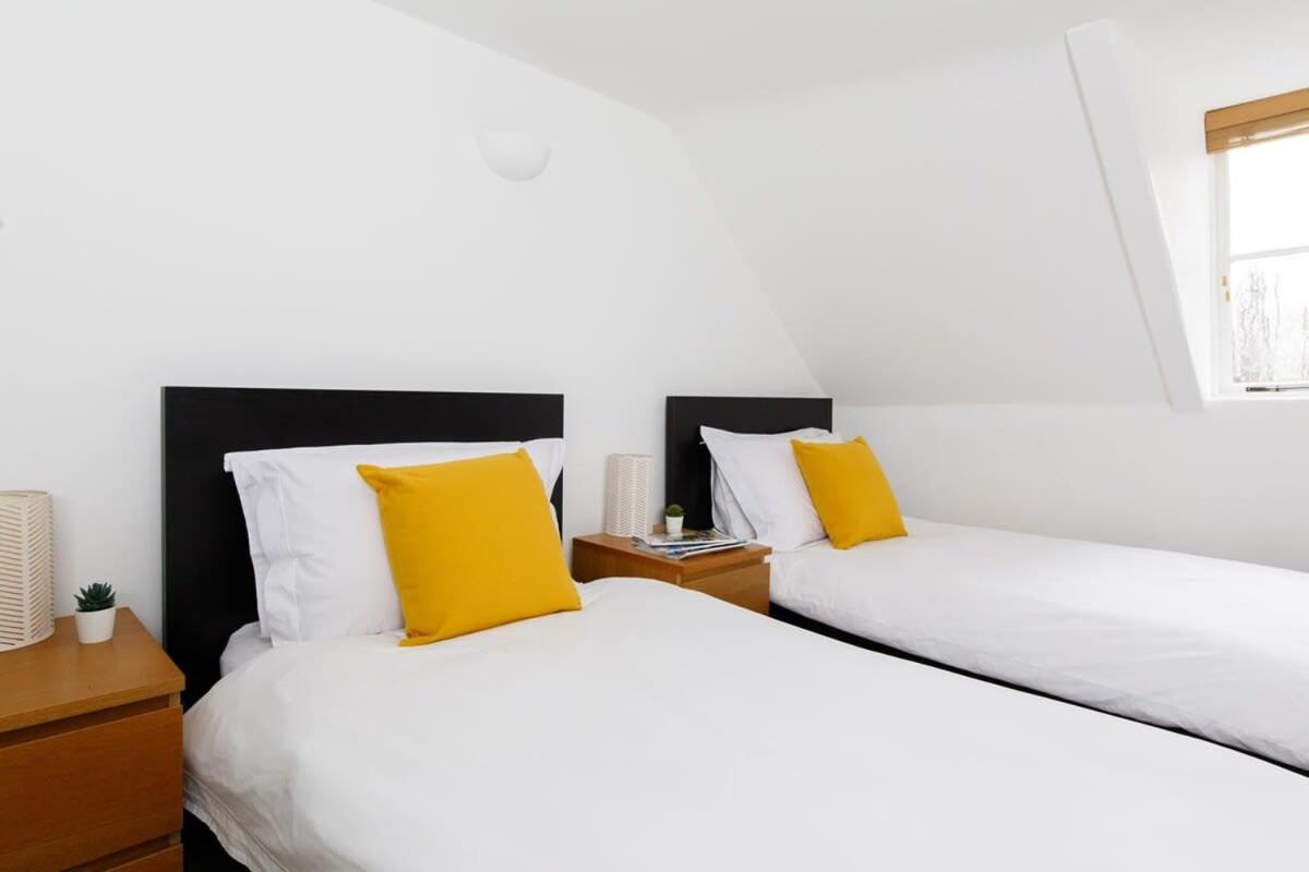 Charming four-bedroom central townhouse