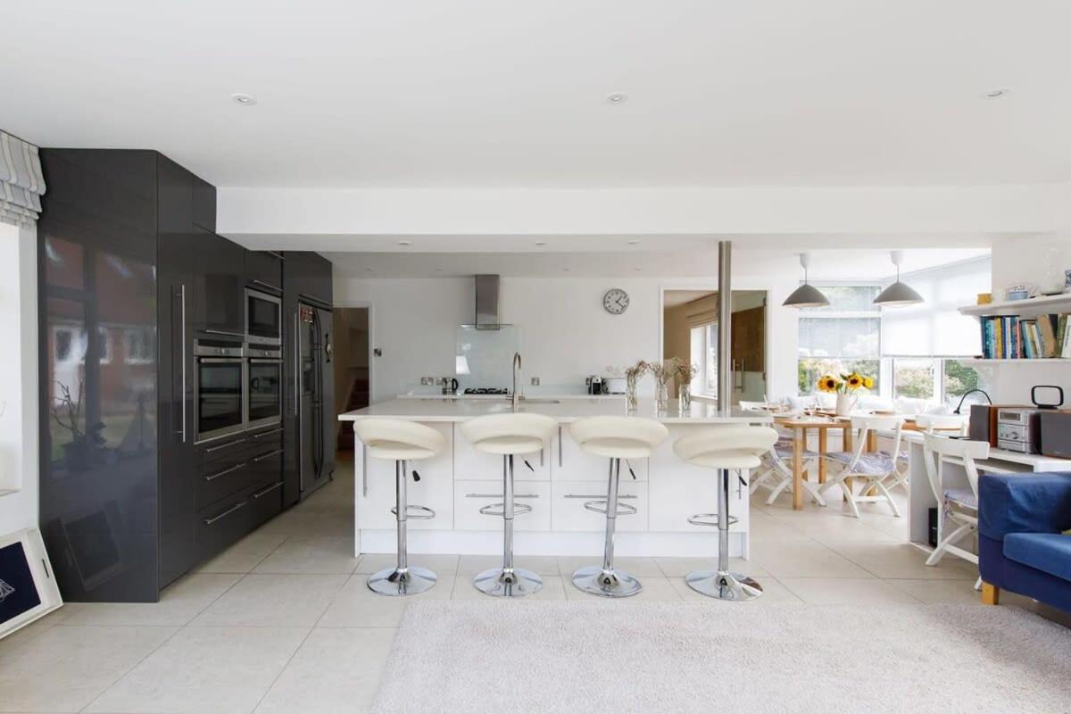 Secluded rural retreat close to beach - sleeps 12