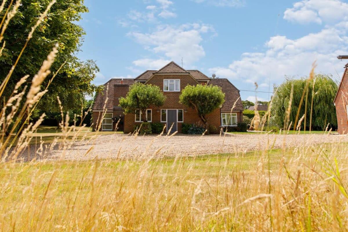 Secluded rural retreat close to beach - sleeps 12