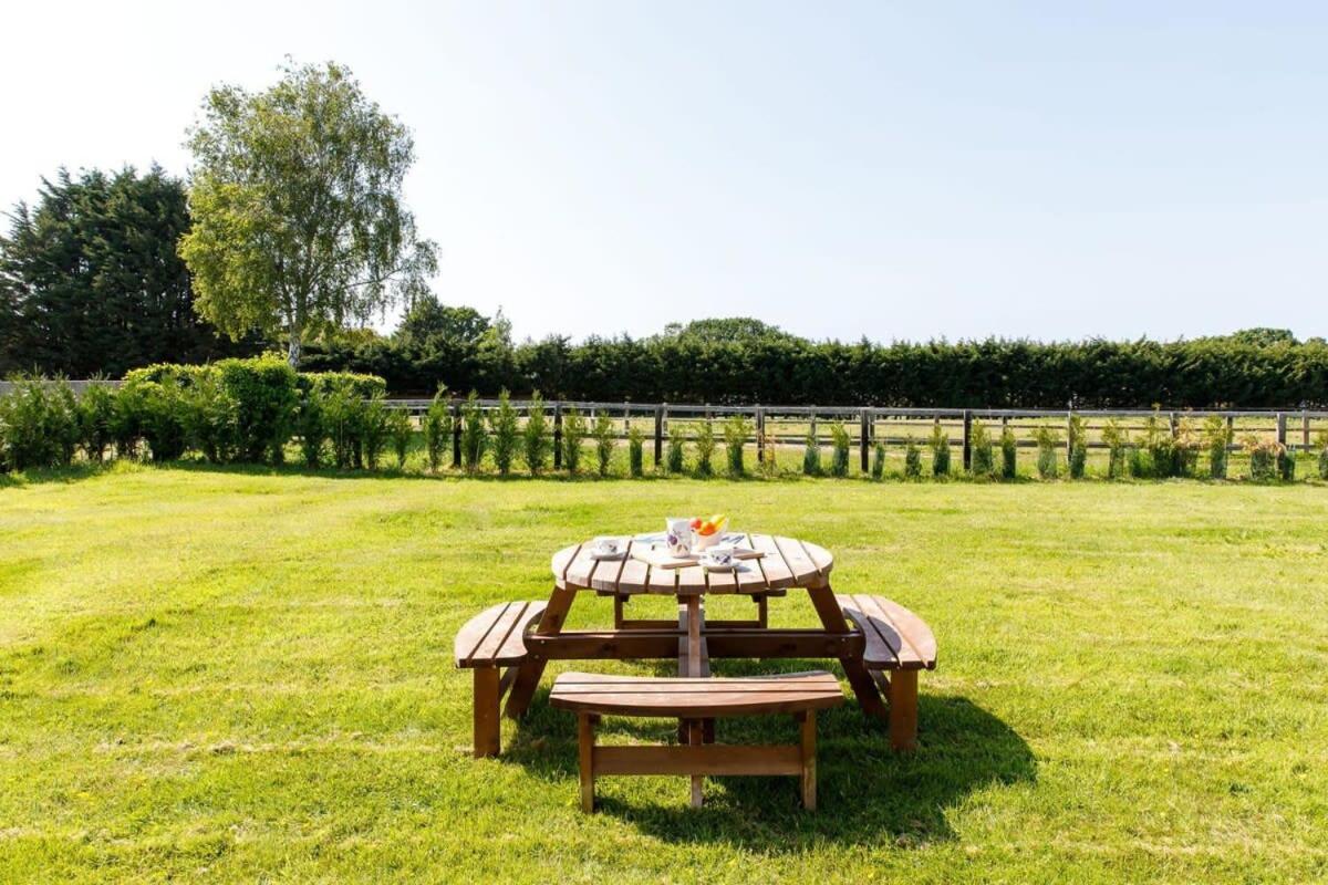 Countryside Bungalow for 4 Close to Beaches view 4