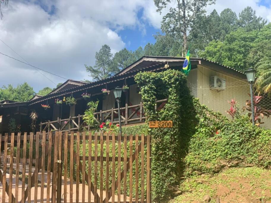 Sítio em área rural, ao pé da Serra Gaúcha.