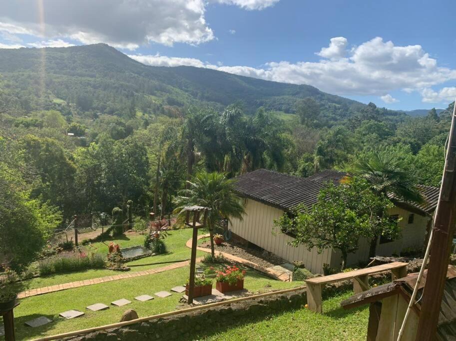 Sítio em área rural, ao pé da Serra Gaúcha.