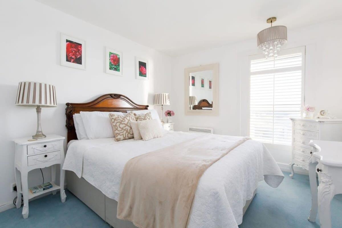 Two Bed Seafront Escape in East Wittering view 3