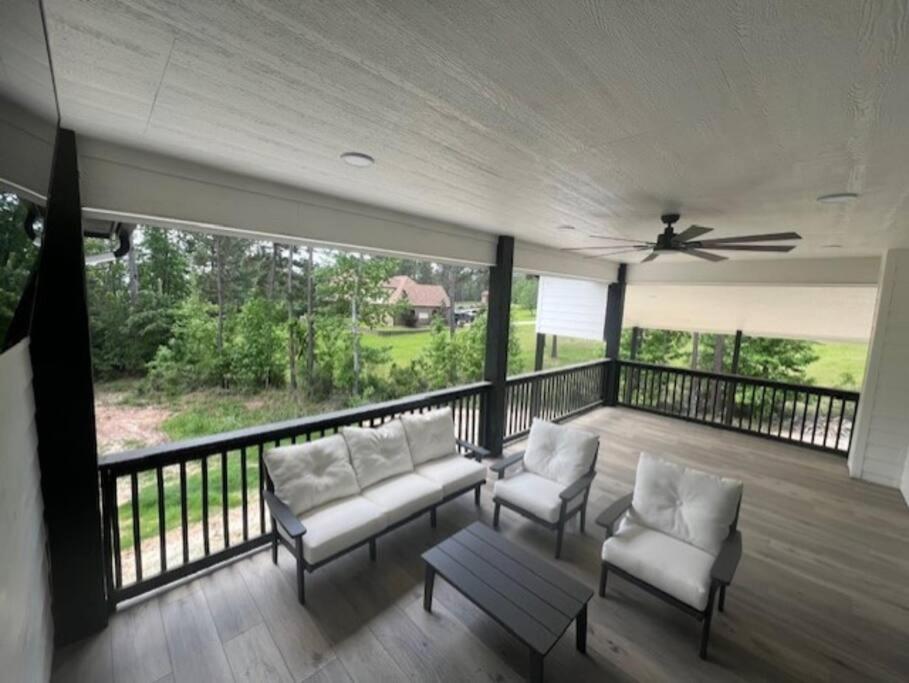 Waterfront house on Sam Rayburn - Sleeps 23!