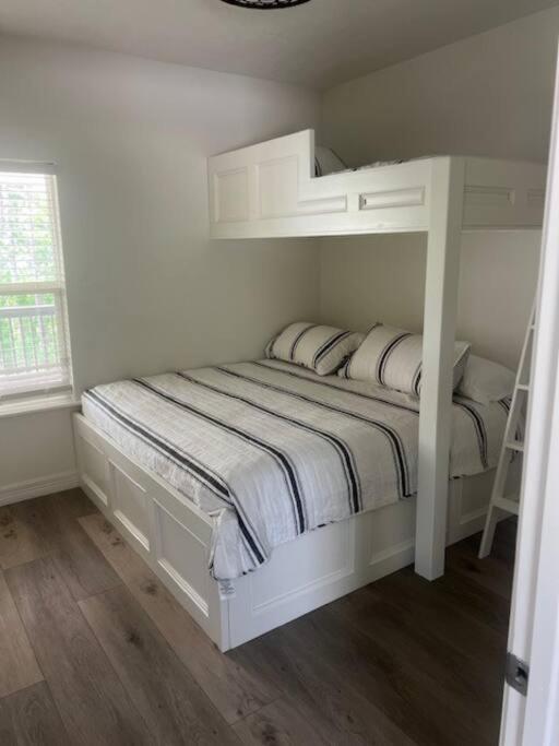 Waterfront house on Sam Rayburn - Sleeps 23! - Property Image 25