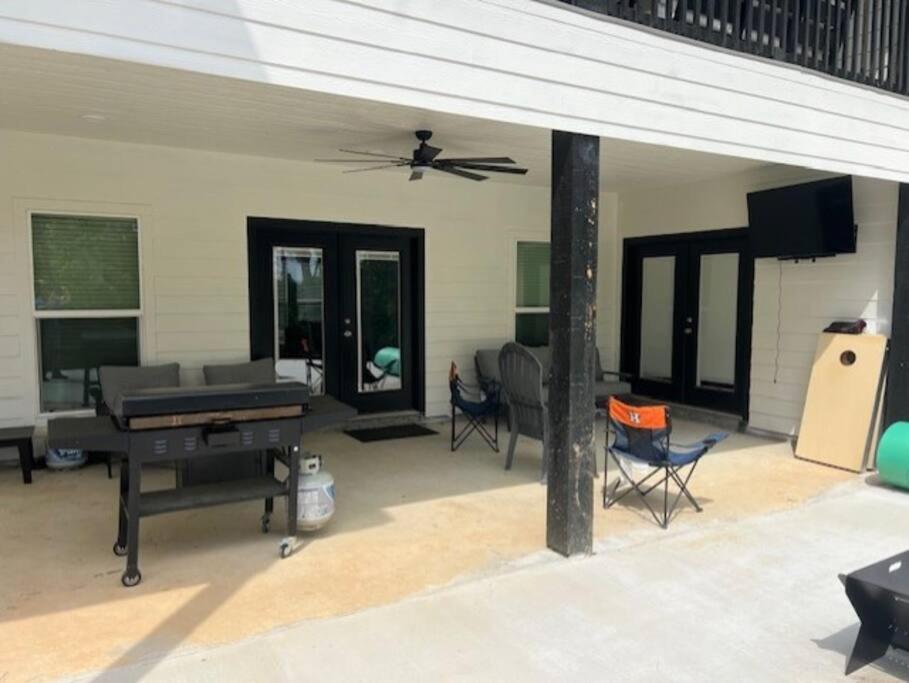 Waterfront house on Sam Rayburn - Sleeps 23! - Property Image 24