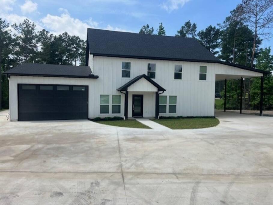Waterfront house on Sam Rayburn - Sleeps 23! - Property Image 22