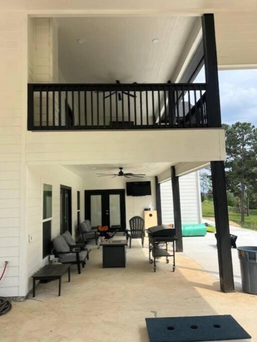 Waterfront house on Sam Rayburn - Sleeps 23!