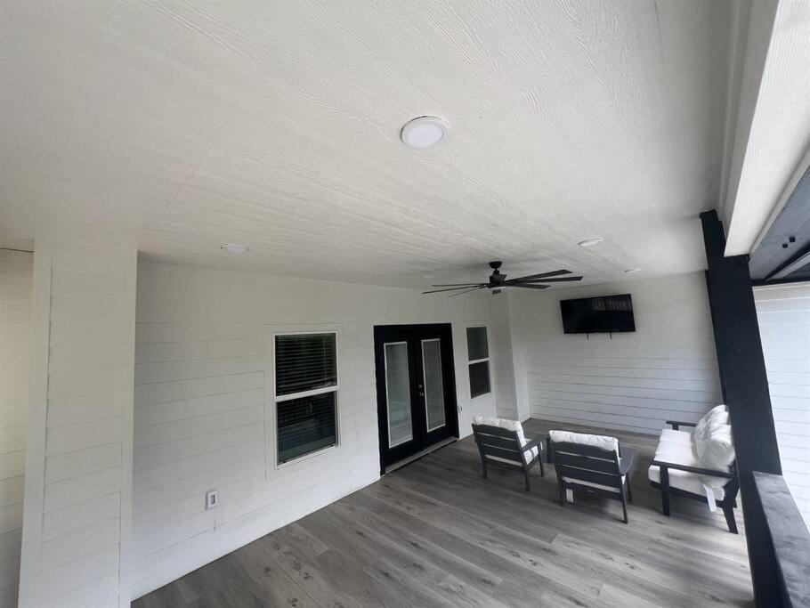 Waterfront house on Sam Rayburn - Sleeps 23! - Property Image 15