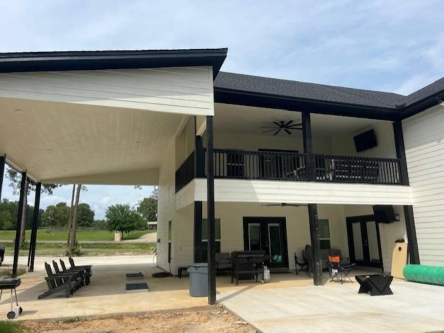 Waterfront house on Sam Rayburn - Sleeps 23! - Property Image 11
