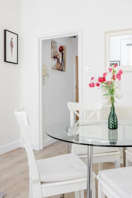 Bright 1-Bedroom Apt in Chelsea