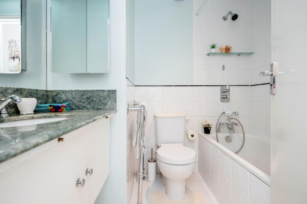 Bright 1-Bedroom Apt in Chelsea