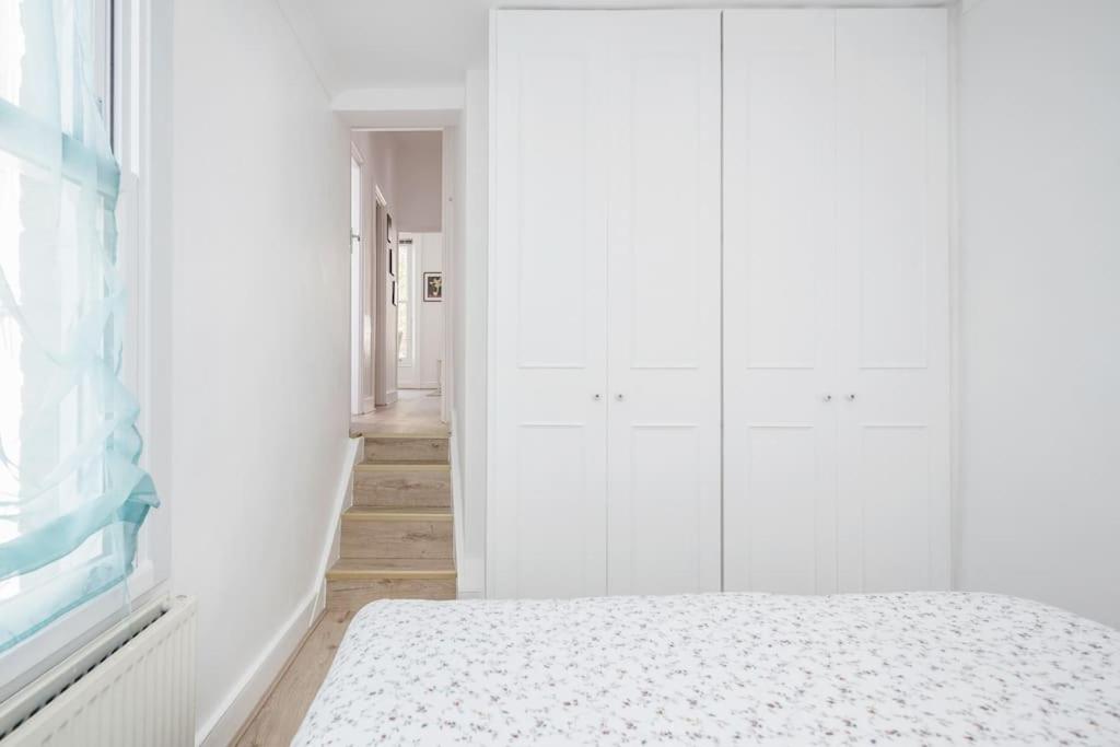Bright 1-Bedroom Apt in Chelsea